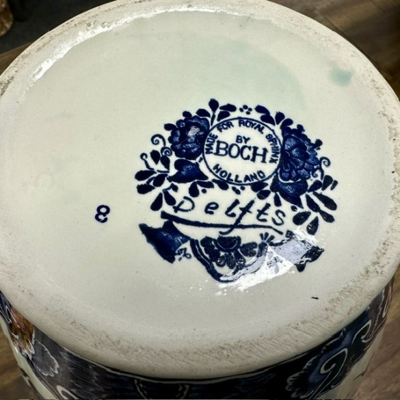 Delft Vase 2